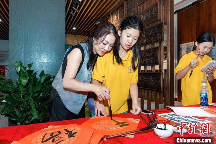 华裔青少年浙江瑞安文化寻根 感受千年古城魅力  第4张