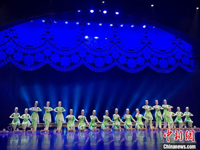 大型音舞诗画《掀起你的盖头来——新疆是个好地方》亮相石家庄  第4张 大型音舞诗画《掀起你的盖头来——新疆是个好地方》亮相石家庄  第4张