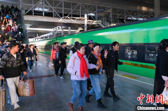 西藏拉日铁路通车十周年记:再远的路也变近了  第2张 西藏拉日铁路通车十周年记:再远的路也变近了  第2张