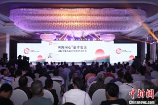 述评:为何天津“跳水大爷”能入选年度慈孝人物?