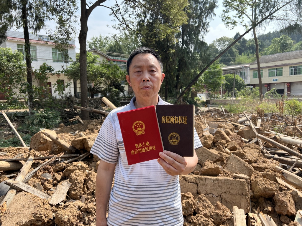 绵阳一村民在外务工家中老宅被拆，镇政府回应：系施工方误拆  第1张