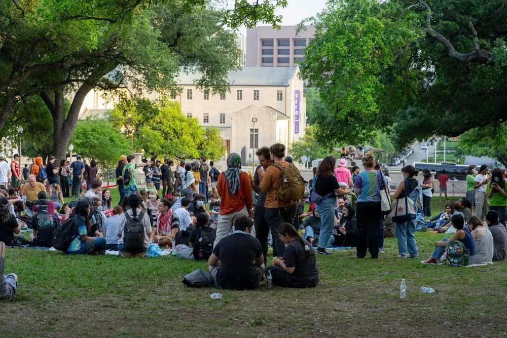 美法官叫停政府终止国际学生身份措施哈佛留学生暂保留美资格 第1张 美法官叫停政府终止国际学生身份措施哈佛留学生暂保留美资格 第1张